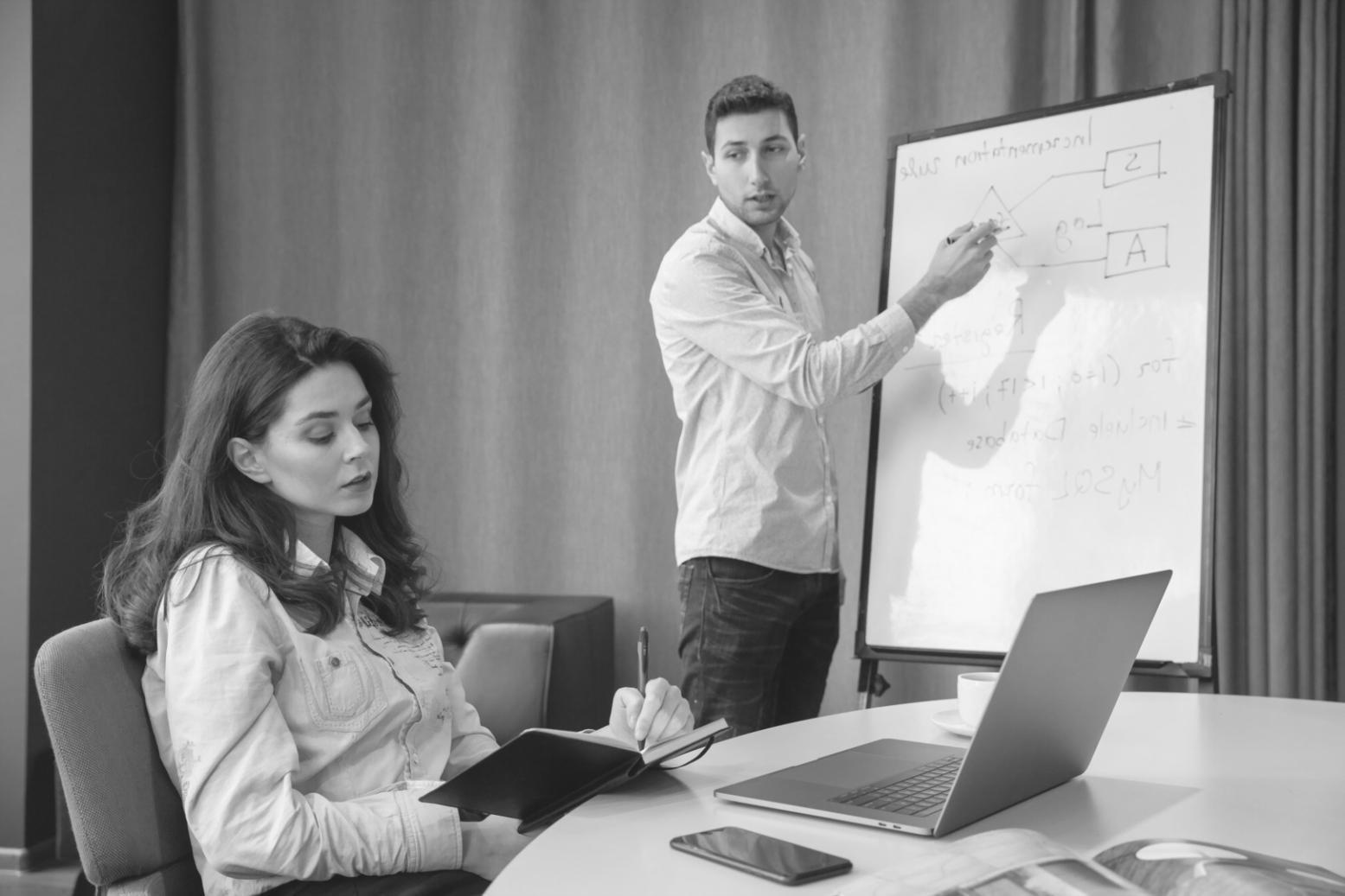 Professionelle Finanzberatung und digitale Lernmethoden